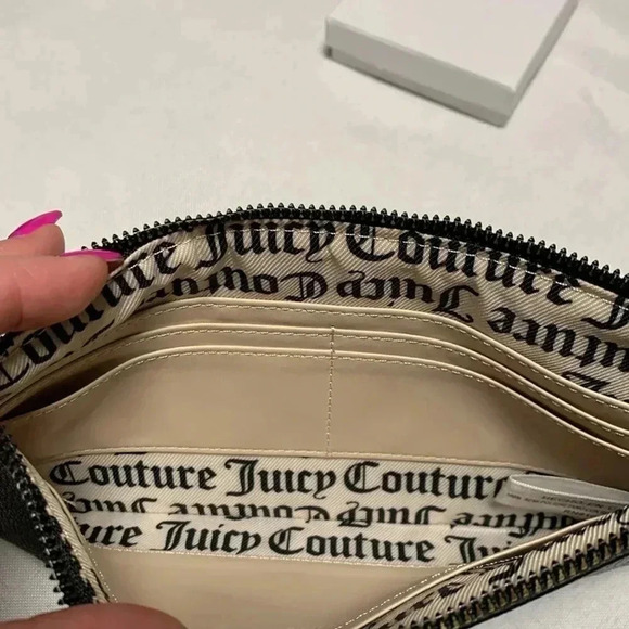 JUICY COUTURE Wristlet,excellent condition. - Picture 7 of 7